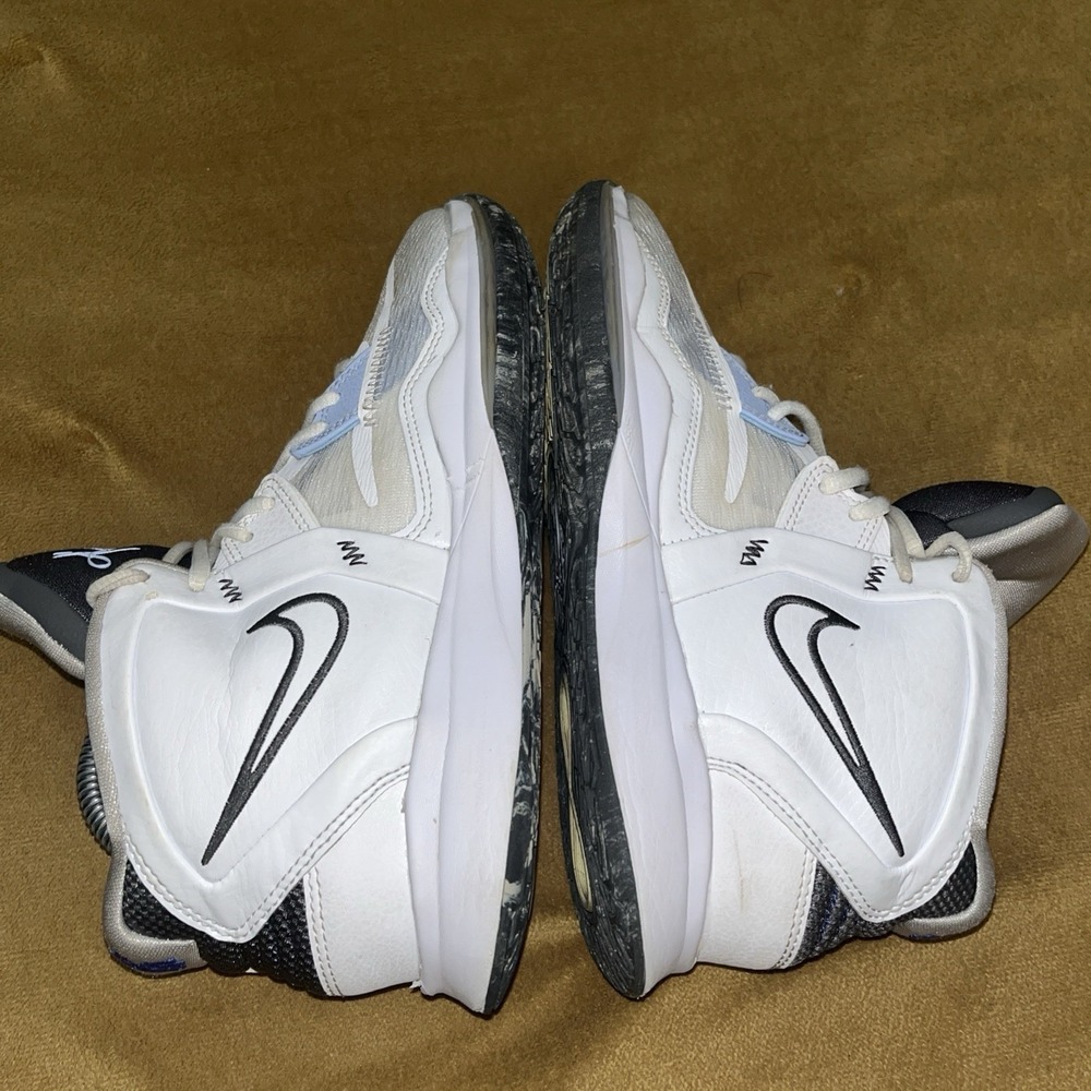 Nike Kyrie Infinity GS White Iron Grey Basketball Shoes DD0334-102 Size 6.5Y - Picture 10 of 16